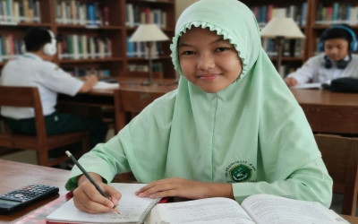 Ketika Rasa Suka Bertemu Ketekunan: Athaya Buktikan Matematika yang Dicintainya Bisa Membawa Prestasi hingga Tingkat Provinsi