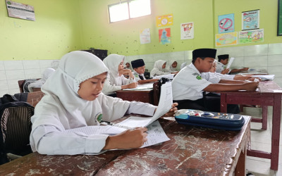 Semangat Pagi Perdana: Mengawali Asesmen Sumatif Akhir Semester (ASAS) Gasal di MI Tarbiyatul Banin